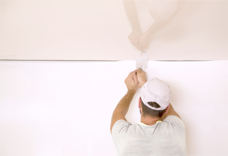 Фото процесса установки потолков